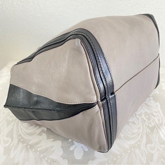 Chloe East-West Tote Bag gray black - Picture 7 of 14